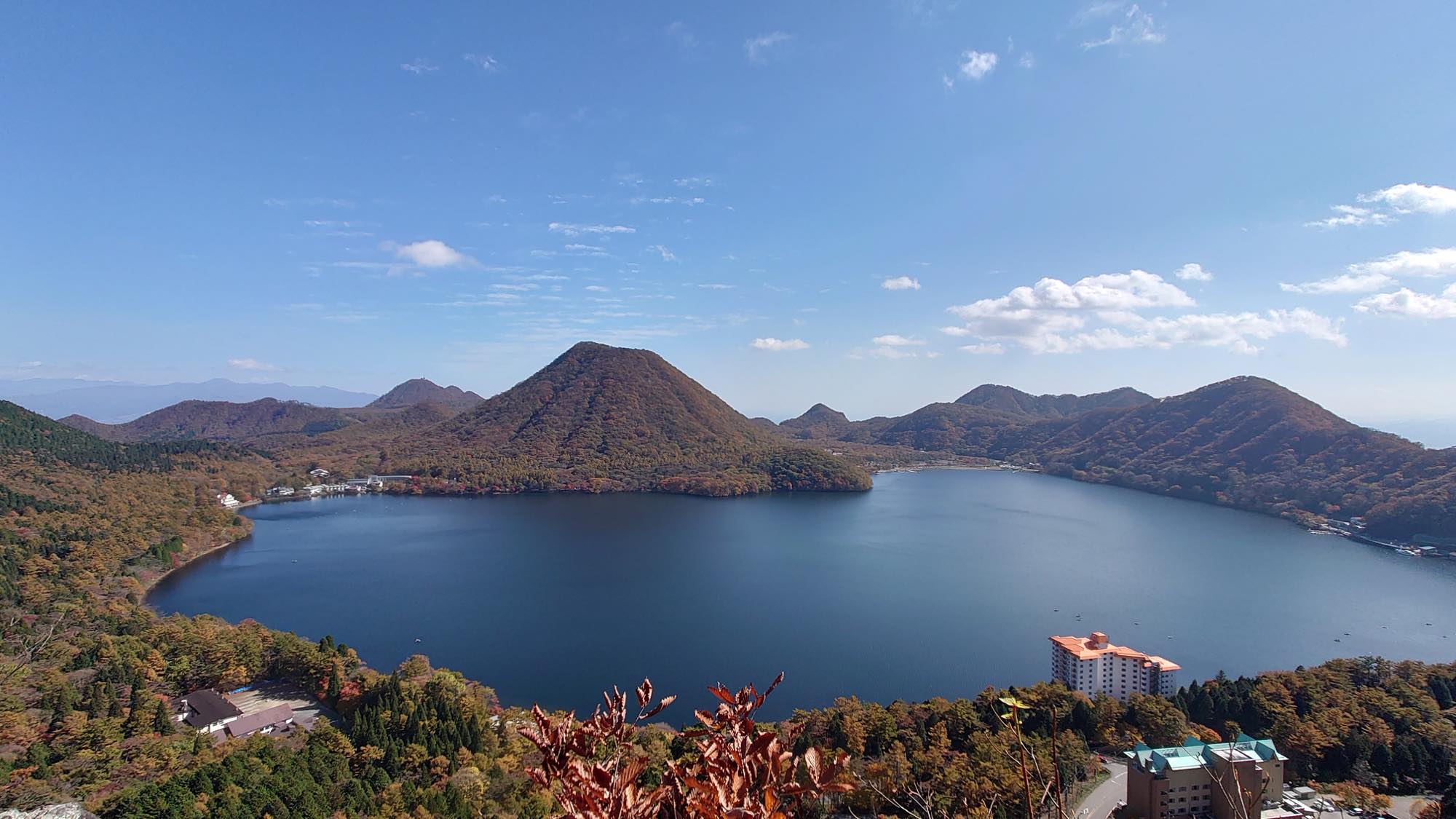 榛名山・伊香保温泉ドライブ｜石段街と火山湖を巡る群馬の名道