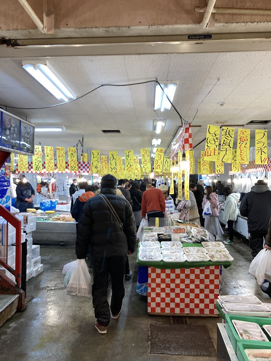 寺泊魚の市場通り