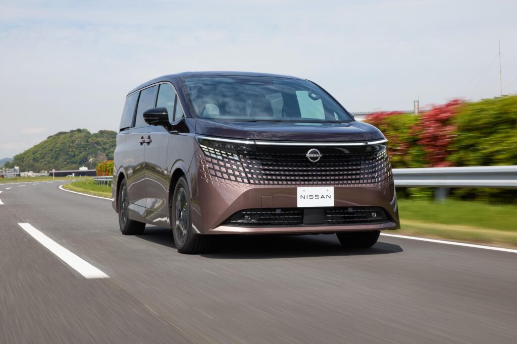 日産 新型エルグランド 2026年発売｜第3世代e-POWERと進化したe-4ORCEで生まれ変わったフラッグシップミニバン
