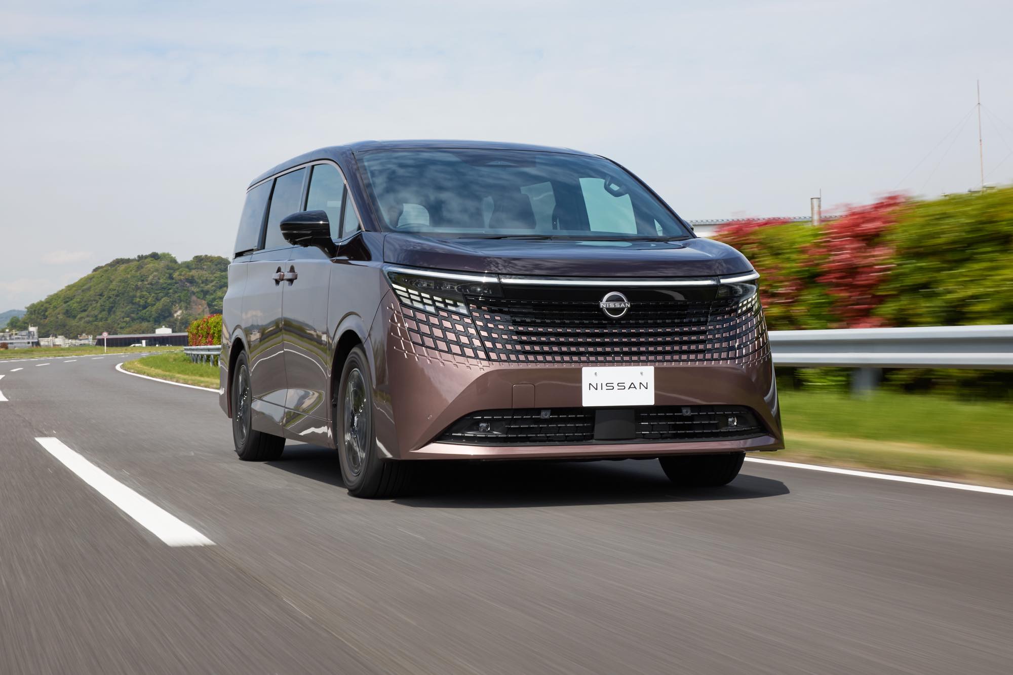 日産 新型エルグランド 2026年発売｜第3世代e-POWERと進化したe-4ORCE