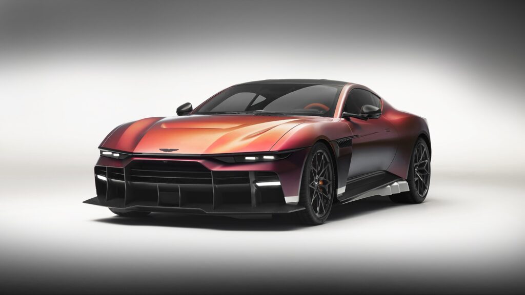 アストンマーティン・ヴァレン発表｜850PS・V12搭載、フロントエンジン量産車世界最強のスーパーカー