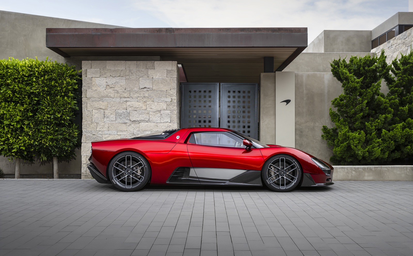McL 6GT のサイドビュー。2028年に市販モデルの登場が予告されている