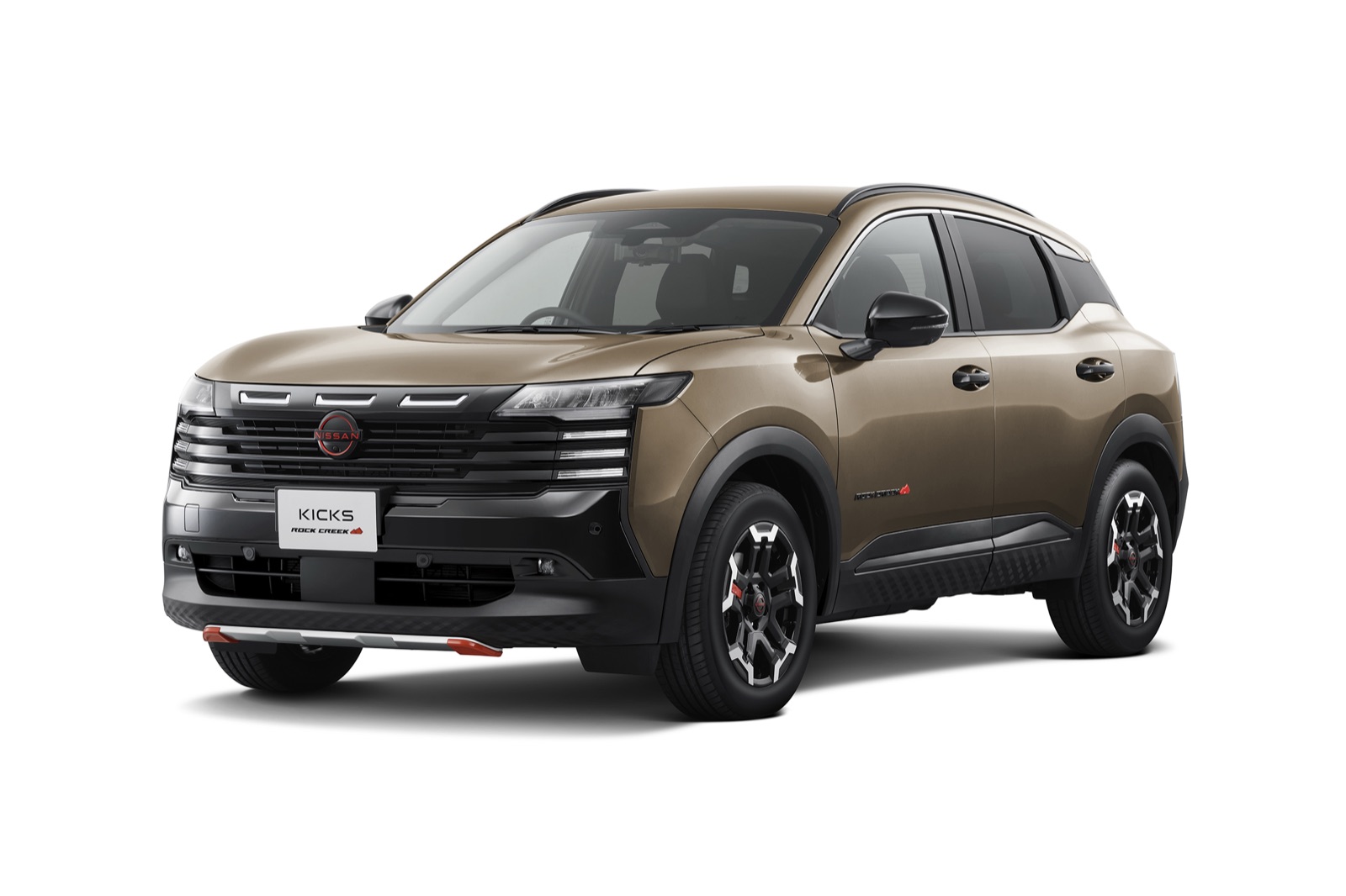日産 キックス ROCK CREEK のボディカラー。クリスタルブラウンの車両を斜め前方から