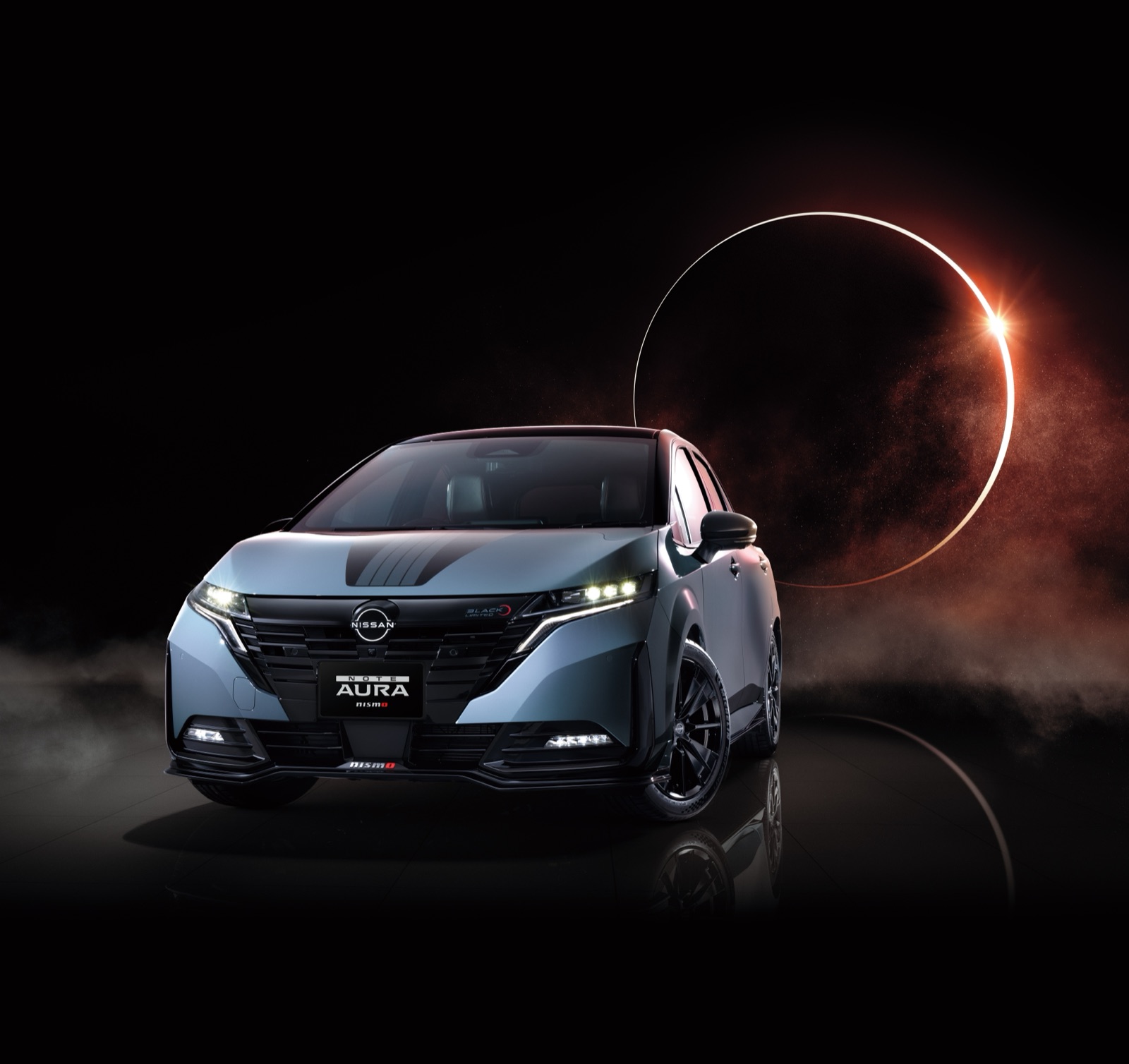 日産ノート オーラ NISMO Black Limited のリアビュー、MICHELIN PILOT SPORT 5を装着