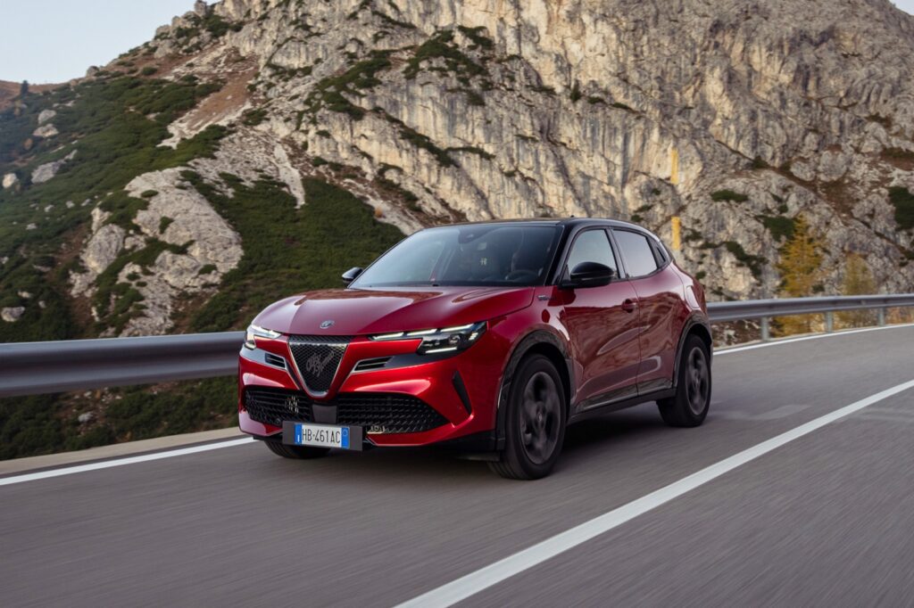 アルファ ロメオ「JUNIOR Ibrida Sport Speciale」を140台限定で発売｜525万円のイタリアンエレガンス