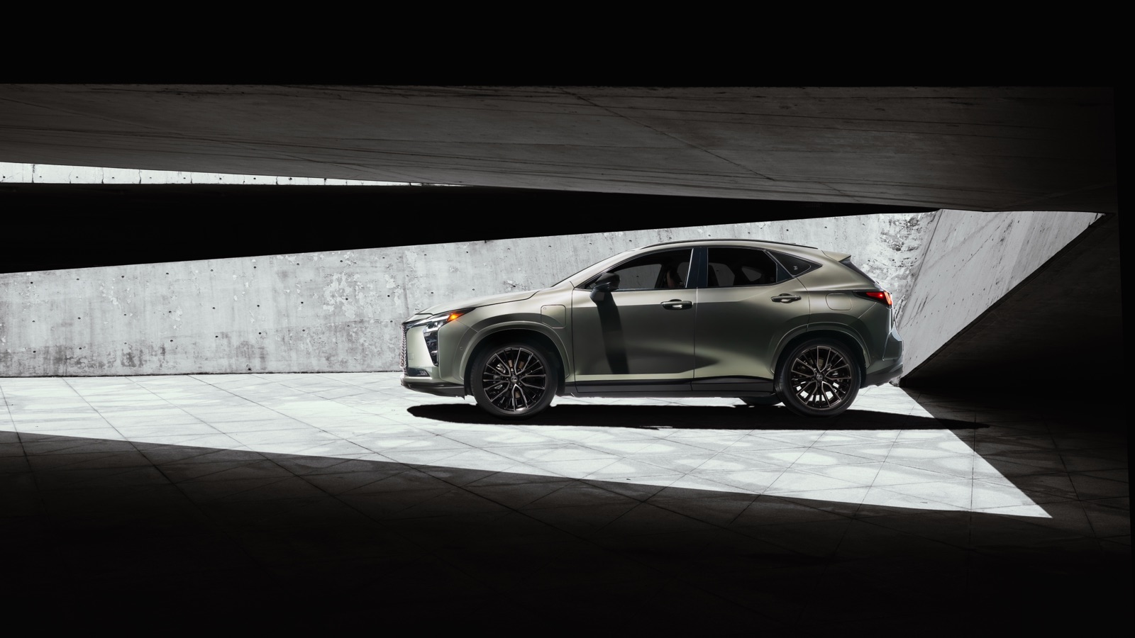 レクサス 新型NX ボディ剛性の強化ポイント ホイールハウスブレース追加やトンネルRr補剛を示す骨格図