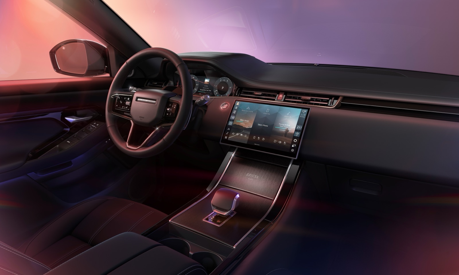 RANGE ROVER EVOQUE HOXTON EDITION BLACK のインテリアとセンターディスプレイ