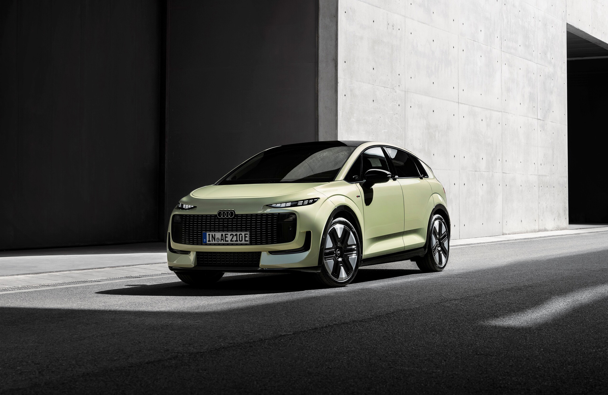 アウディ A2 e-tron 2026年正式発表｜航続646km・出力4仕様を完全解説
