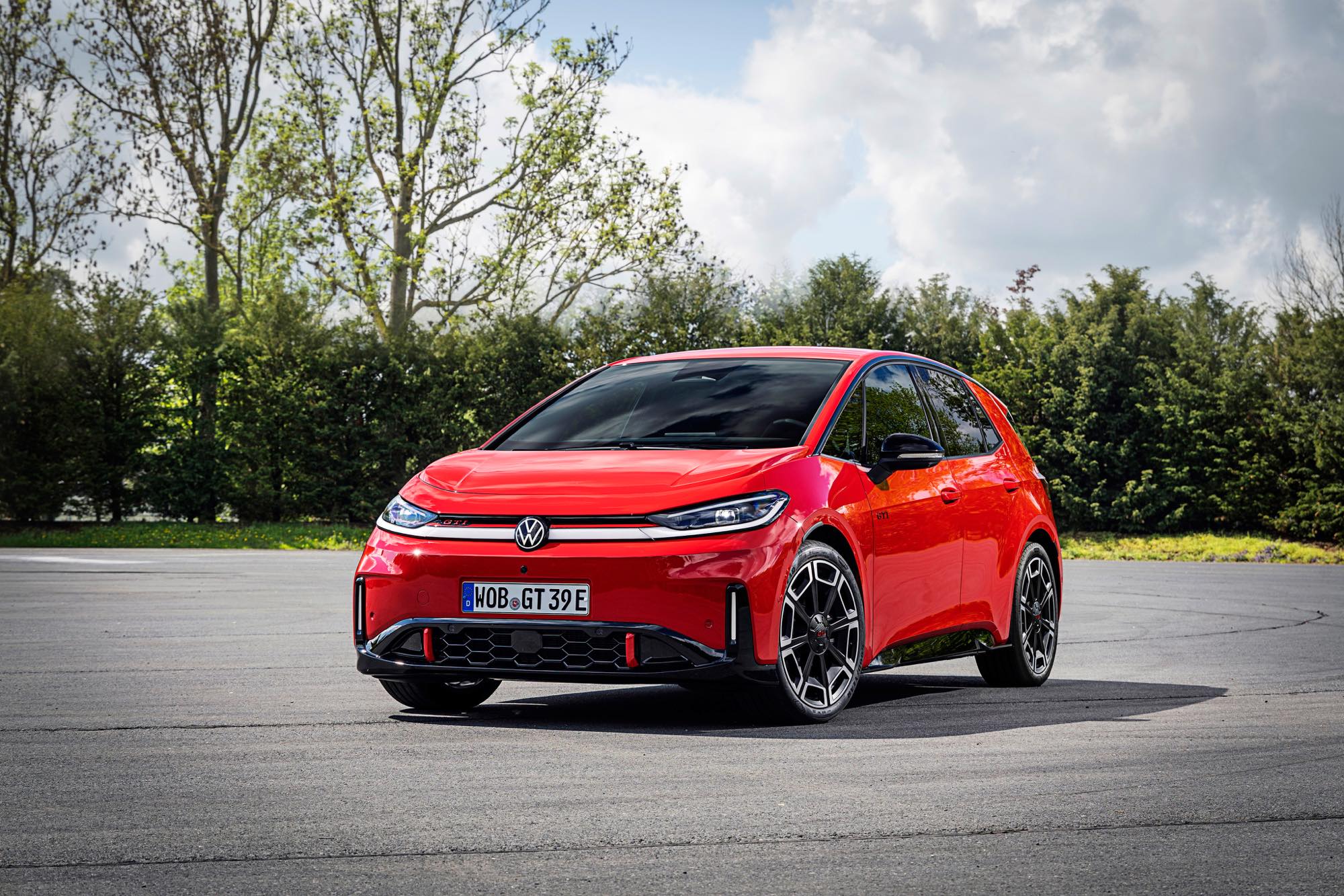 VW「ID.3 GTI」世界初公開｜GTI史上最強326PSの電動ホットハッチ、2027年に先行予約開始