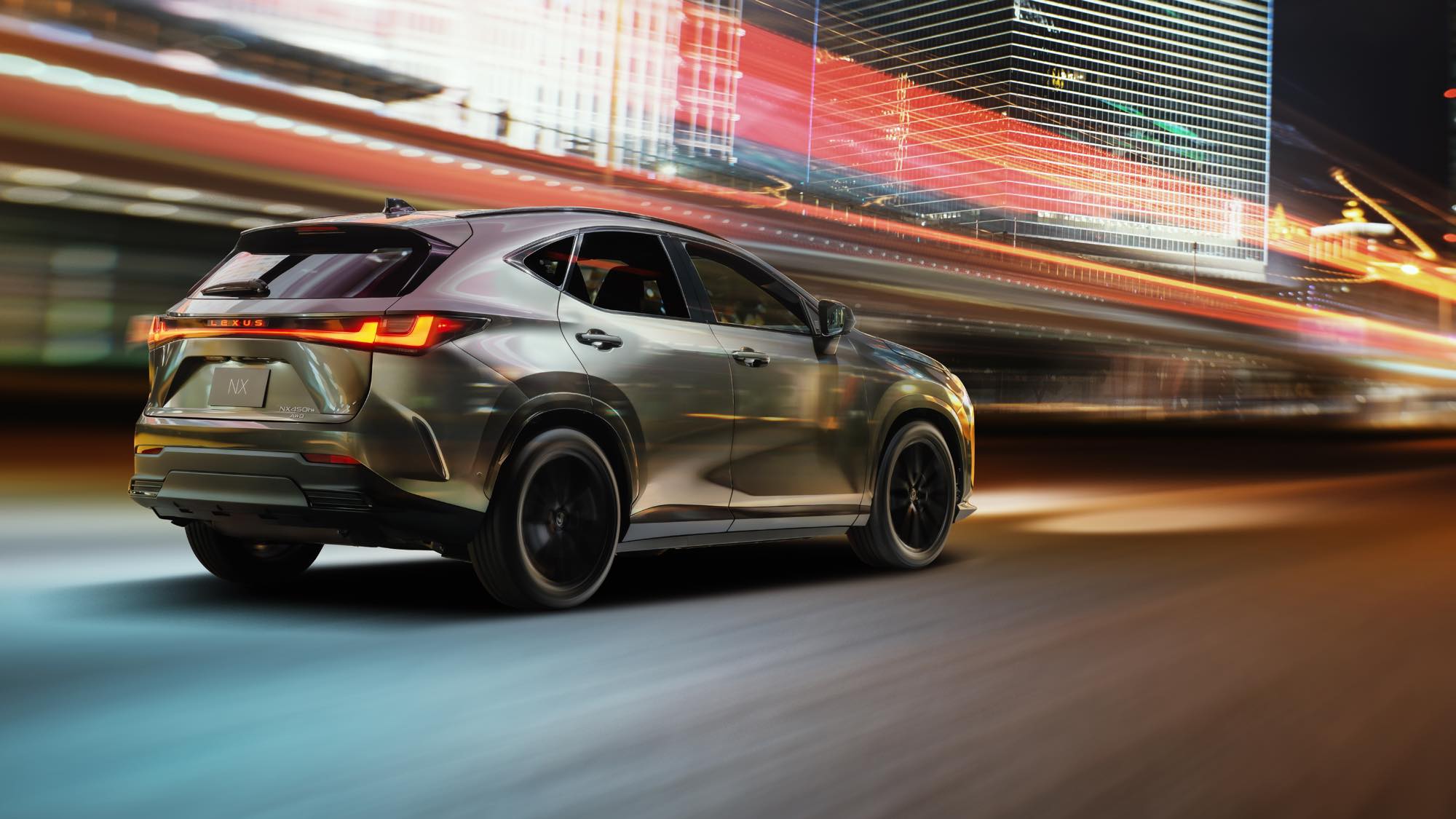 レクサス 新型NX PHEVシステムの透視図 エンジン・駆動用バッテリー・リヤモーターの配置