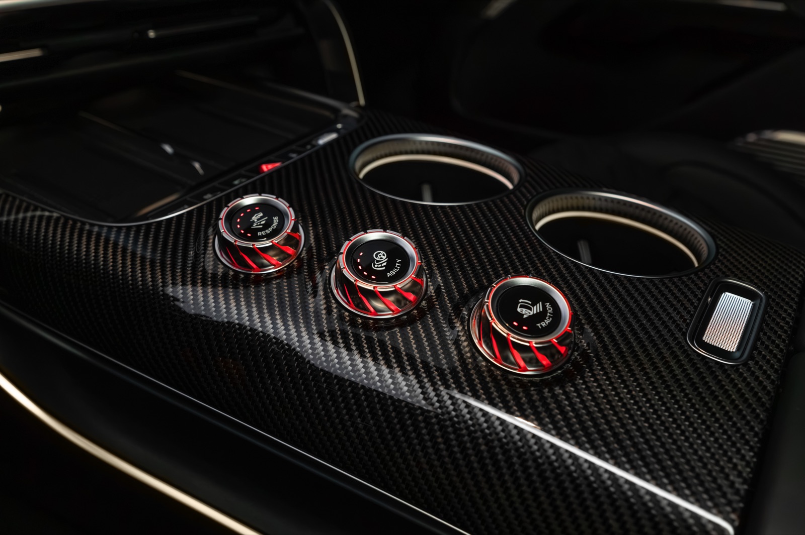 メルセデスAMG GT SUV AMG RACE ENGINEER の3つのロータリーコントロール