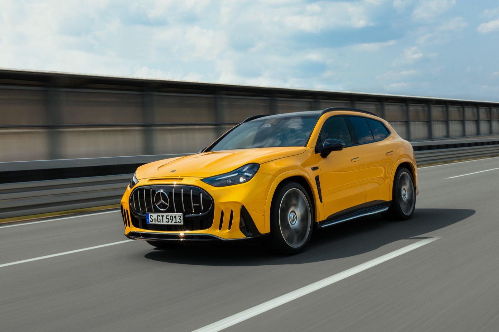 メルセデスAMG GT SUV 発表｜1,169hp・連続出力530kW、AMGが初めて自社開発したフルサイズ電動SUV
